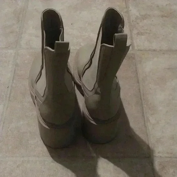Zara Heeled Rubberized Ankle Boots Size 40 - Picture 4 of 8